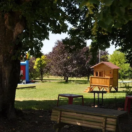 Camping Dordogne Puynadal 2* Brantôme